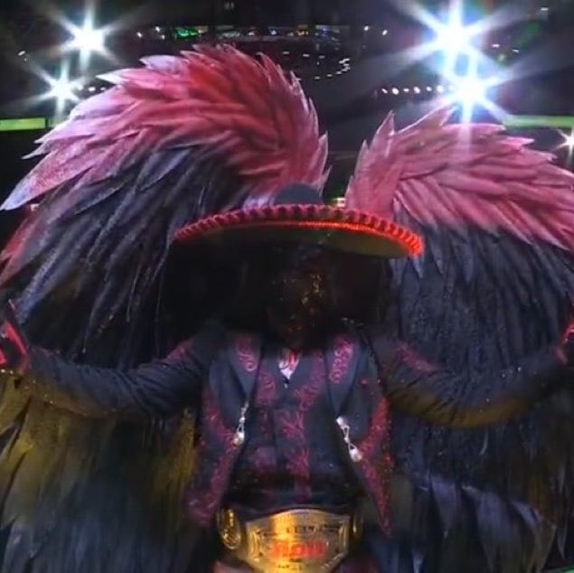wrestler entrance gear CMLL