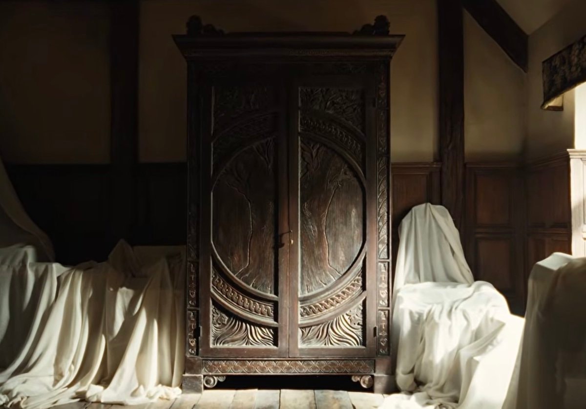NARNIA wardrobe first look