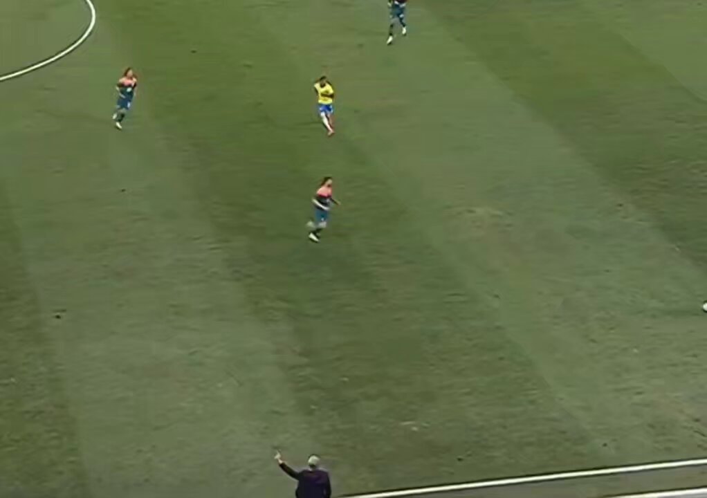 Arteta touchline fit craze Arteta touchline fit craze