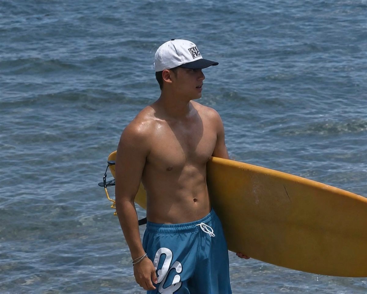 Mingyu at the beach