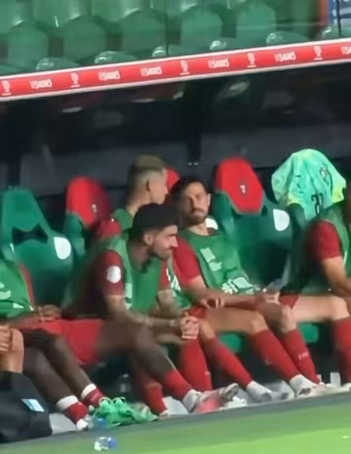Bernardo Silva bench