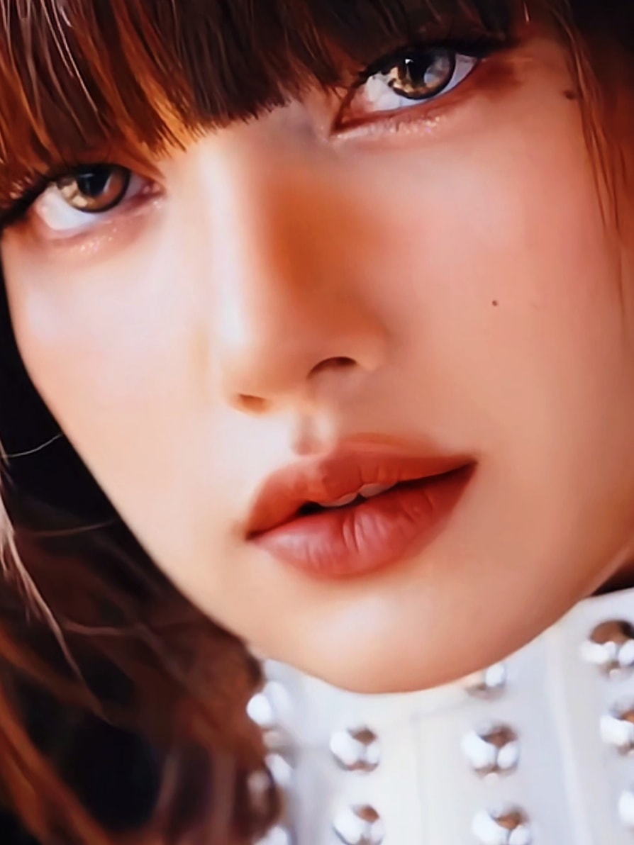 Lisa Louis Vuitton edit