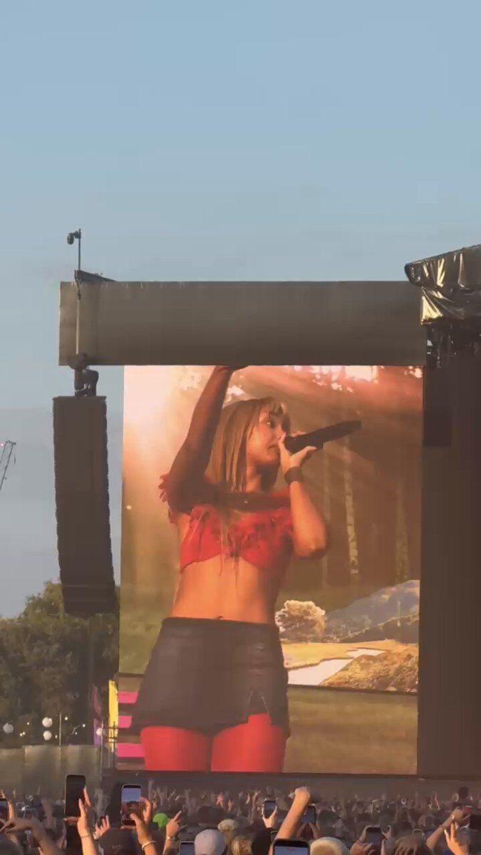 PinkPantheress & Zara Larsson Stateside remix live