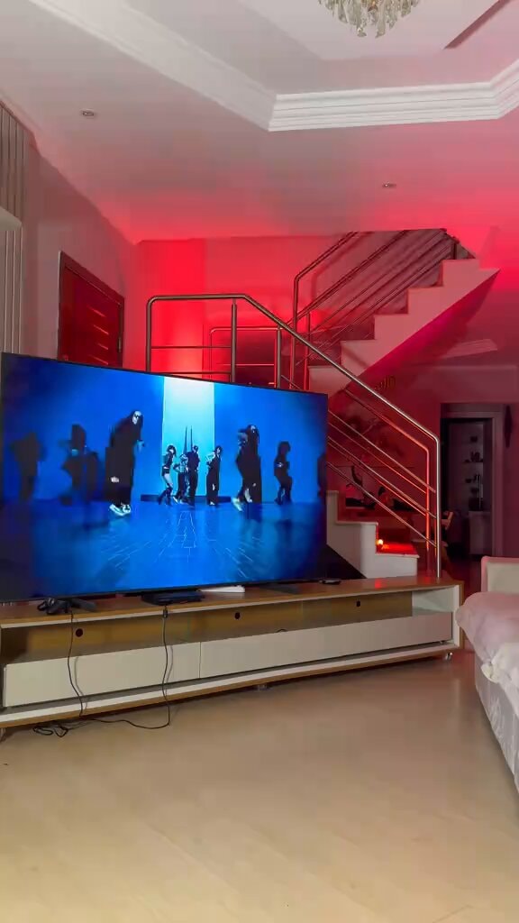 Chris Brown Wall To Wall