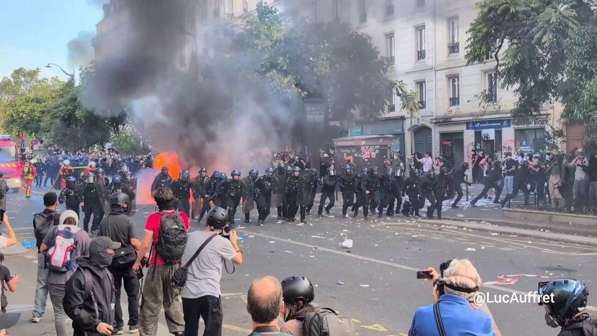 Paris France protest collapse