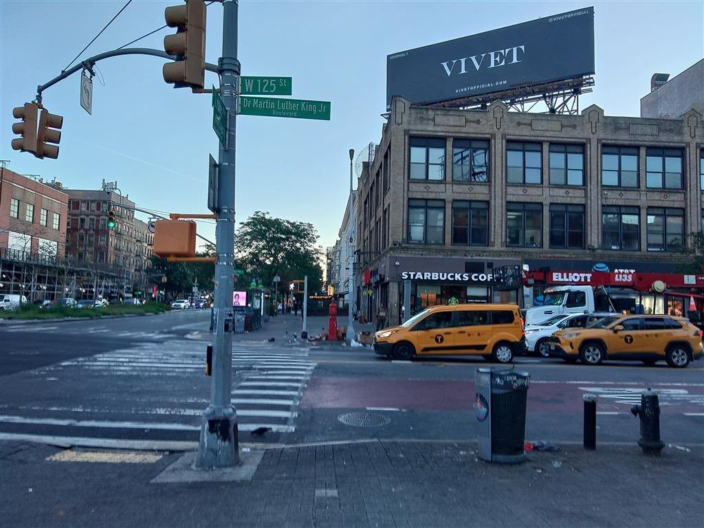 Kai Cenat VIVET billboard