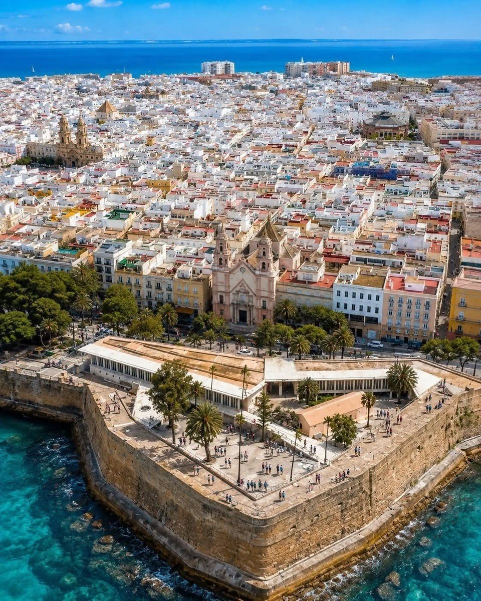 Cádiz Spain coastal fort