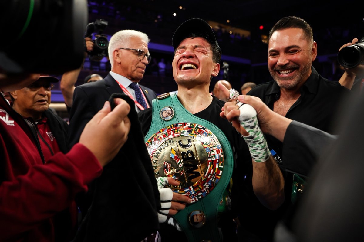 William Zepeda wins WBC lightweight title