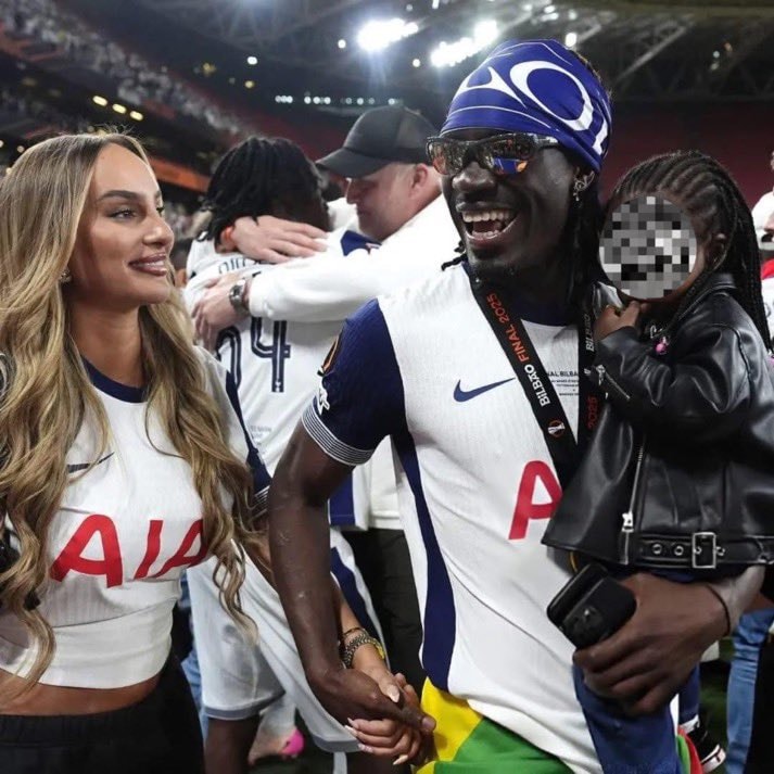 Future with Yves Bissouma ex-girlfriend 👀 (photo 2 of 2)