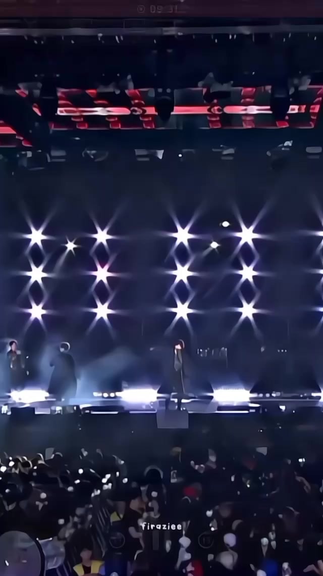 V rap live stage 🫠