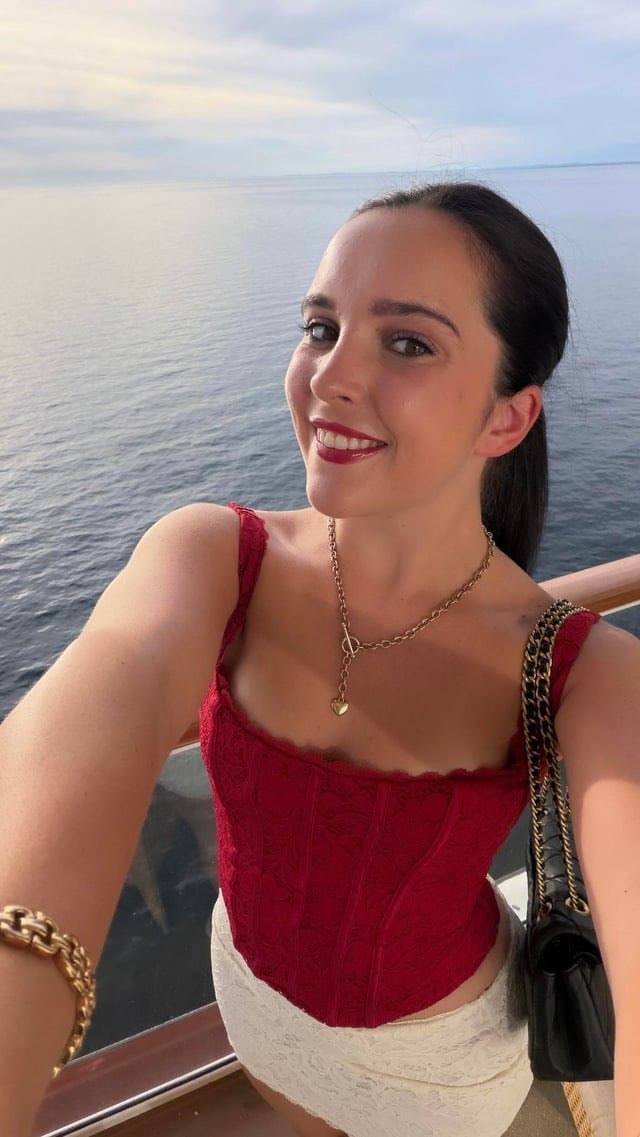 Elle Mulvaney selfie