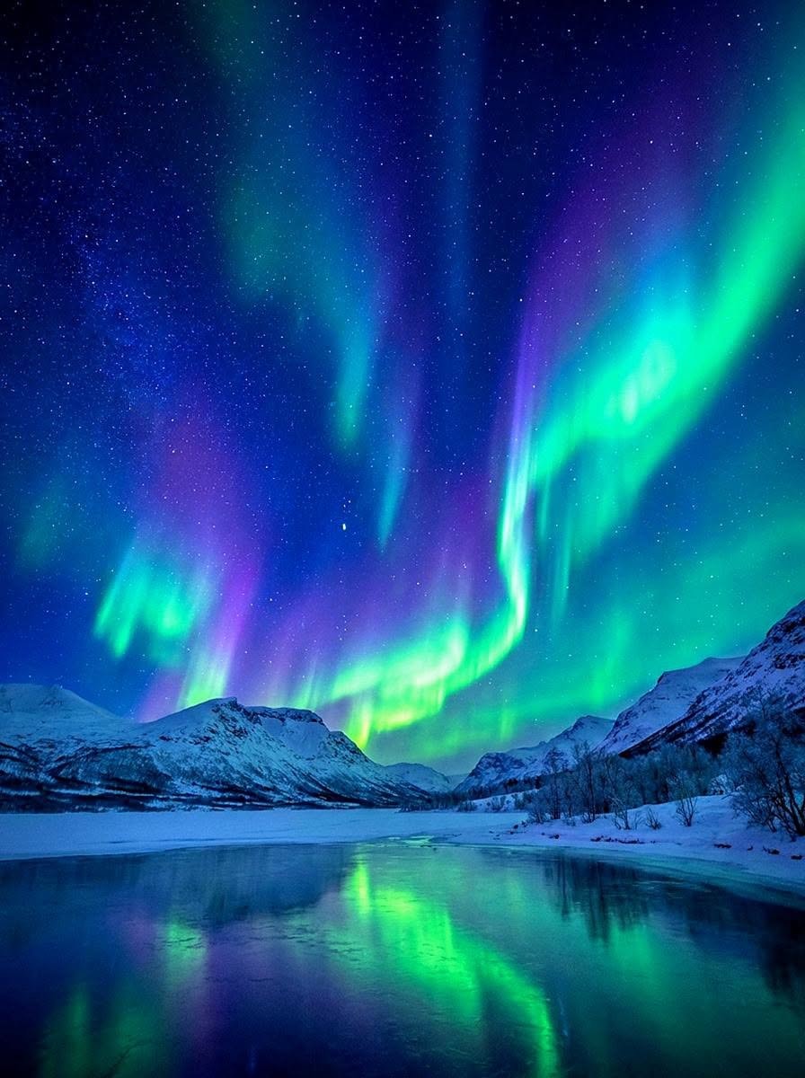 Indigo-blue aurora over Swedish Lapland Indigo-blue aurora over Swedish Lapland