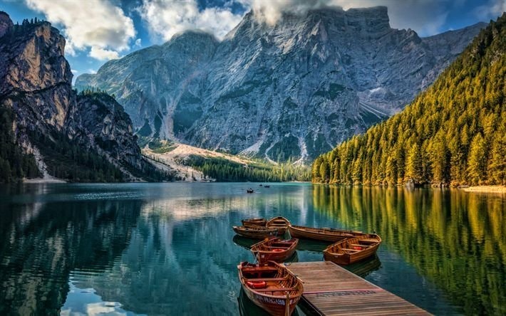 Lago di Braies Italy (photo 2 of 4)