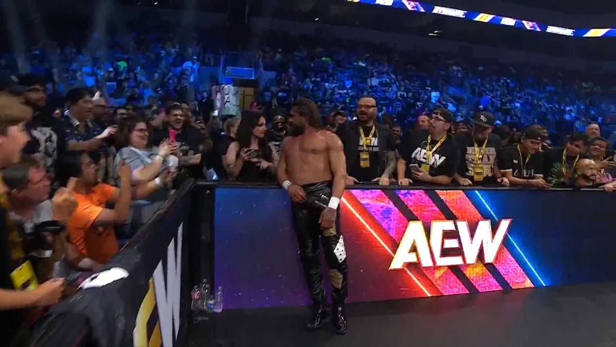 Andrade selfie with fan