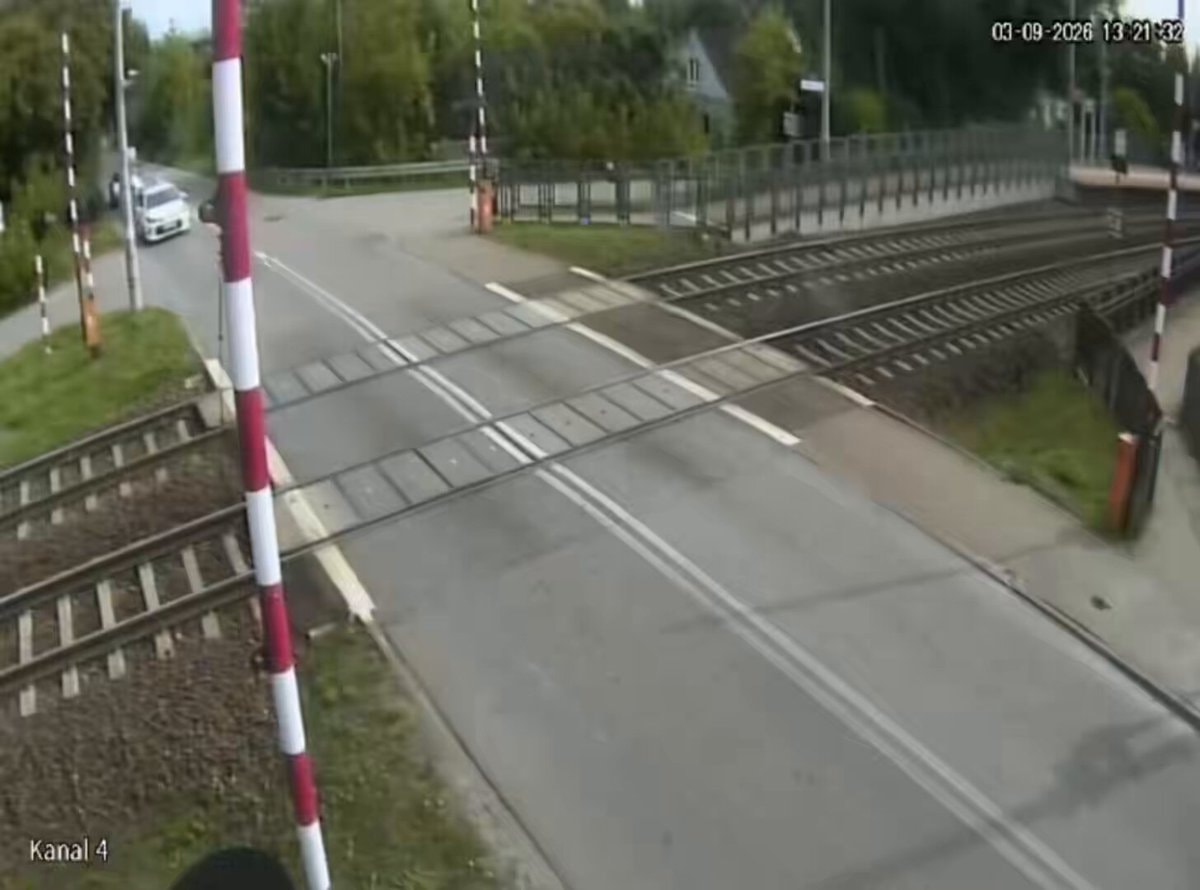 truck driver stops on tracks Kanal 4