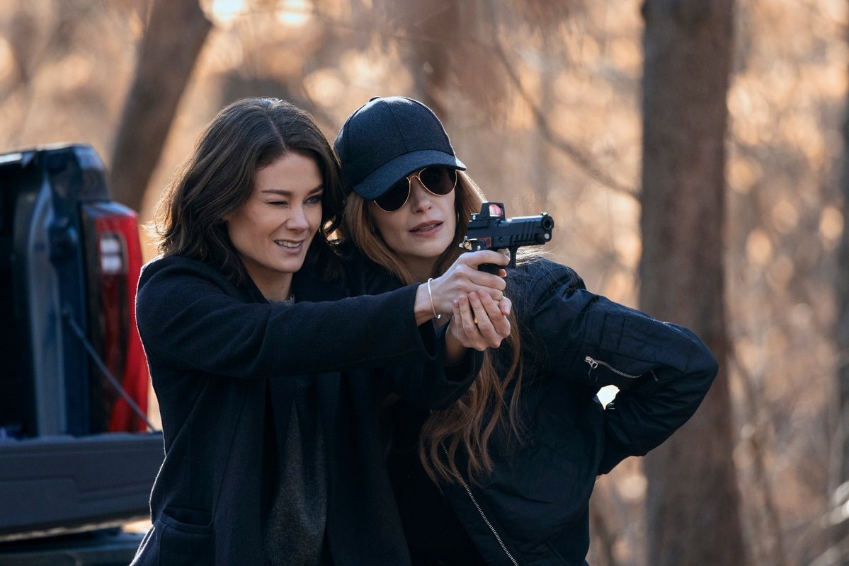THE HUNTING WIVES season 2 (photo 4 of 4)
