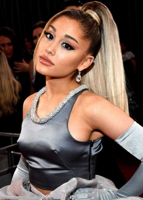 Photos of top female artists on Billboard charts (photo 4 of 4)