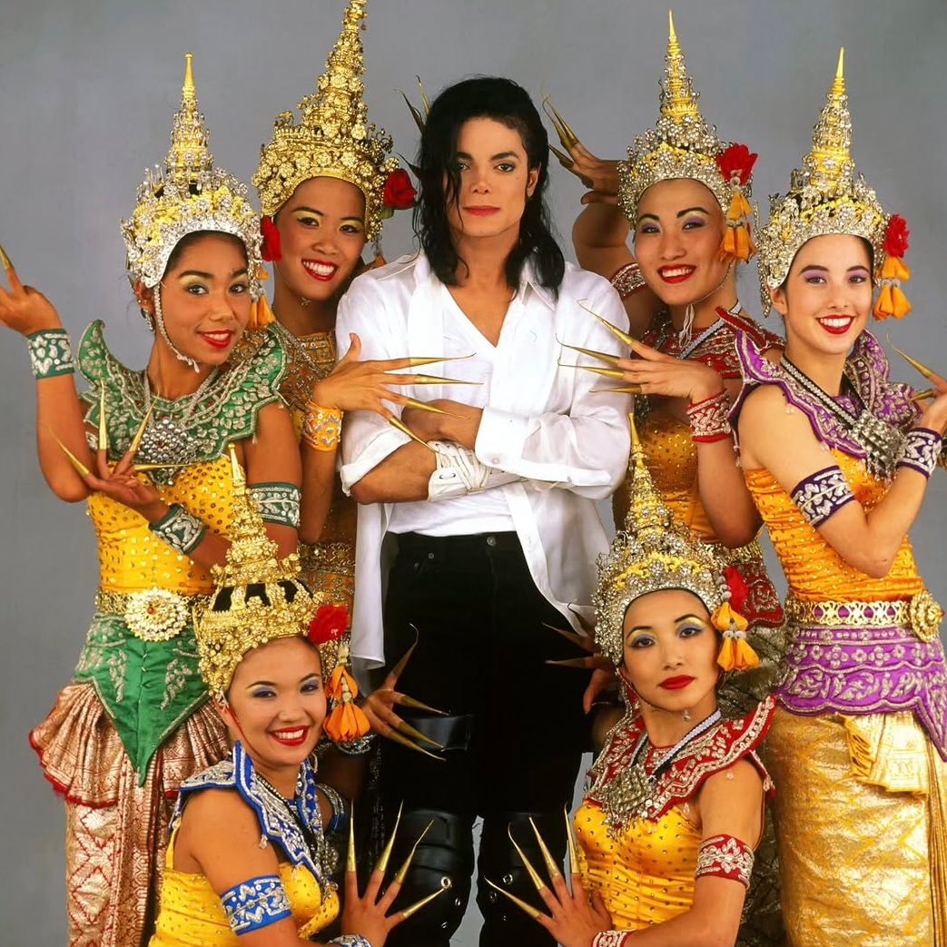 Michael Jackson Black or White cultural appreciation (photo 2 of 4)