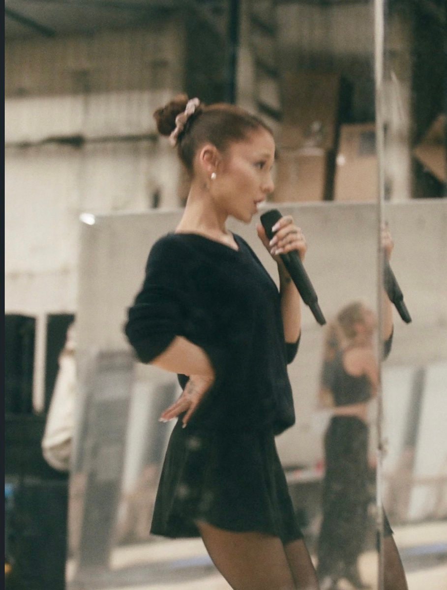Ariana Grande Tour Rehearsals (photo 2 of 2)