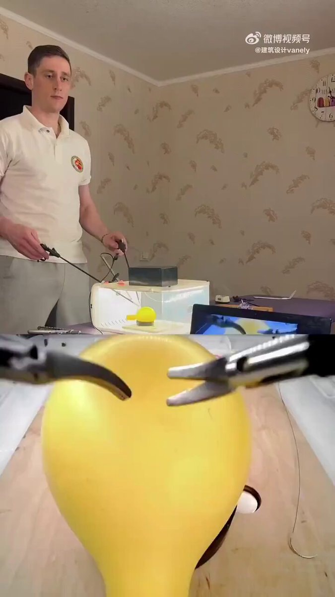 Surgeon sews balloon without popping