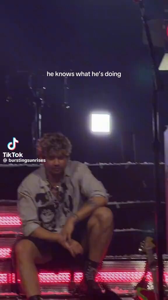 Niall Horan stage moment