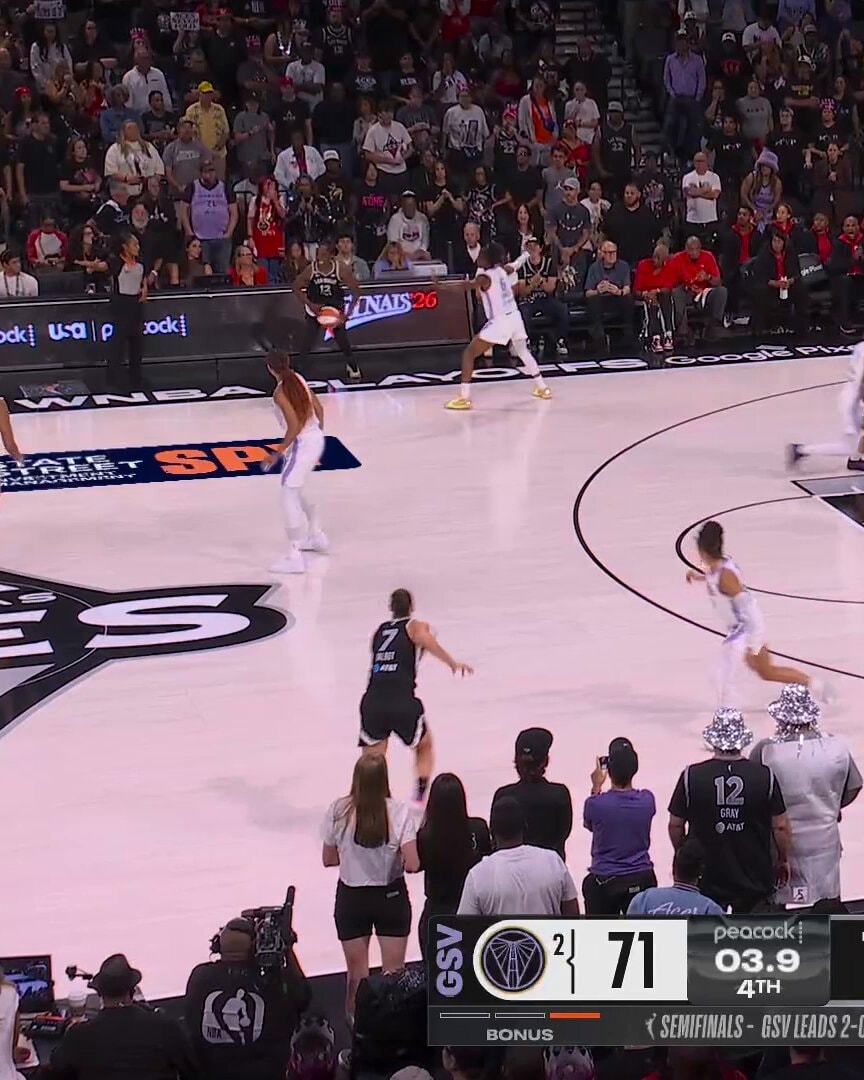 Chelsea Gray misses Game 3 winner
