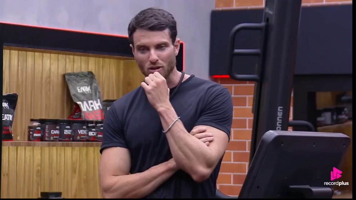 Ana calls out Giovana on AFazenda