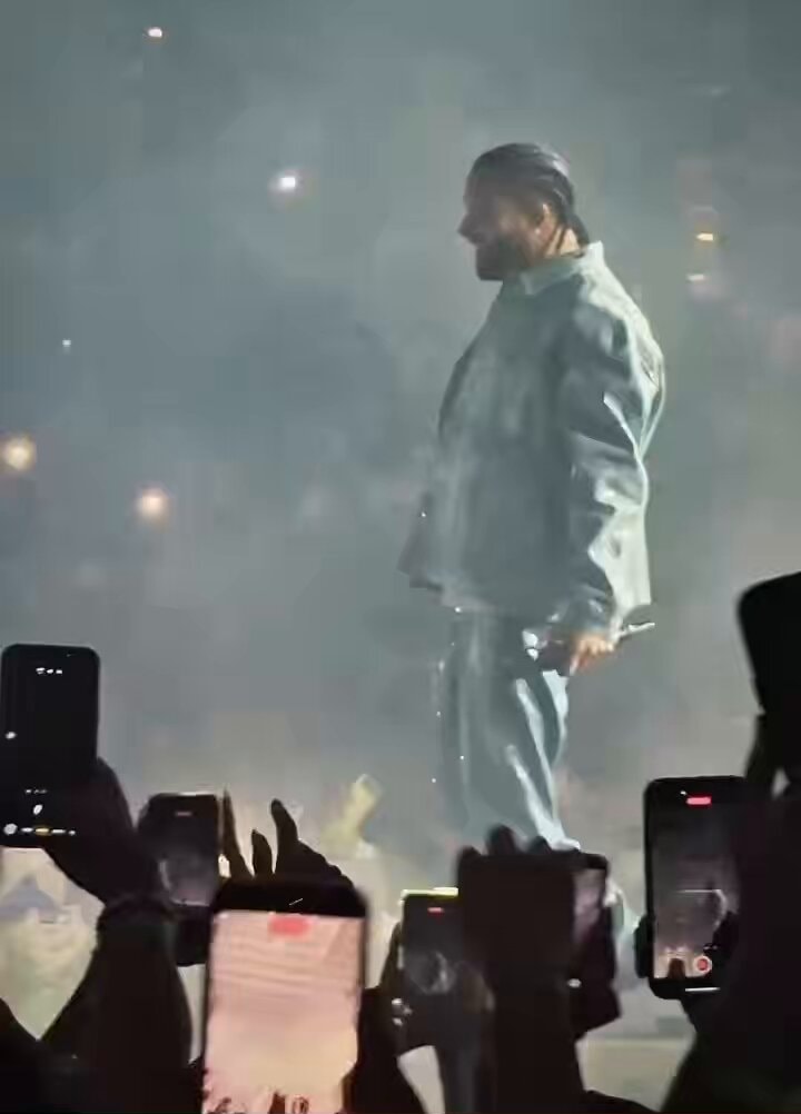 Drake 2024 stage moment