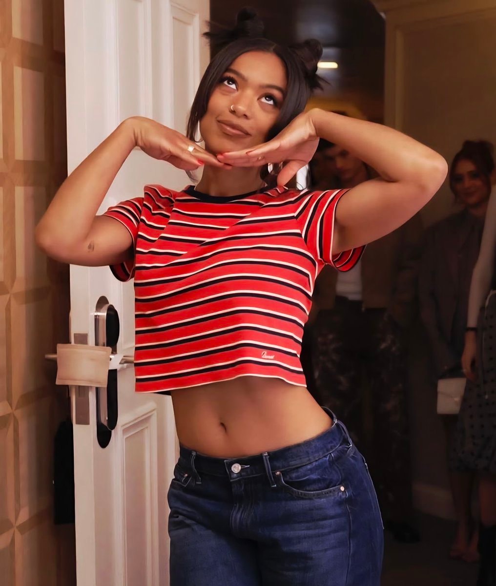 Jaz Sinclair turns 32 (photo 2 of 2)