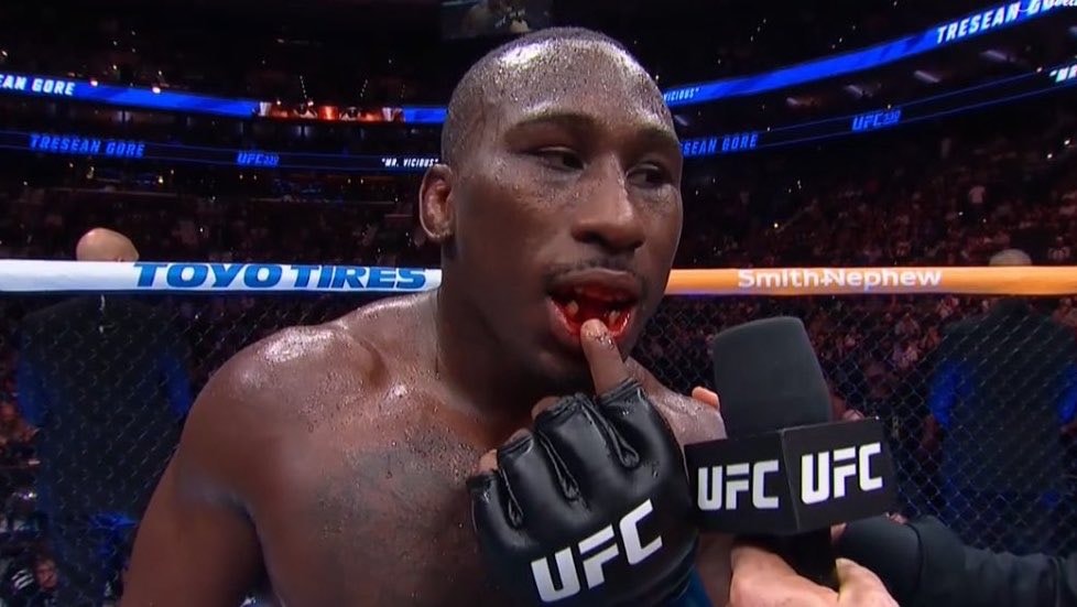 Vicente Luque knocks out Tresean Gore's teeth