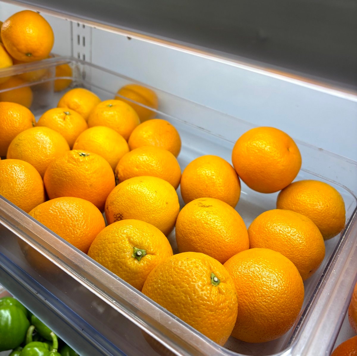 fresh oranges pile
