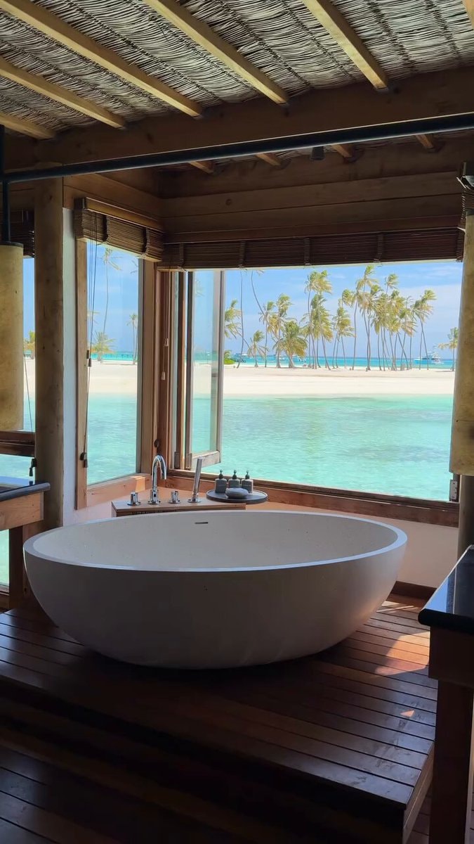 Luxury bath with ocean view