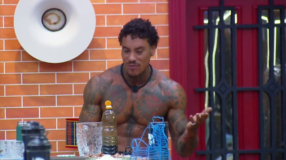 Murilo Ariela #AFazenda dispute