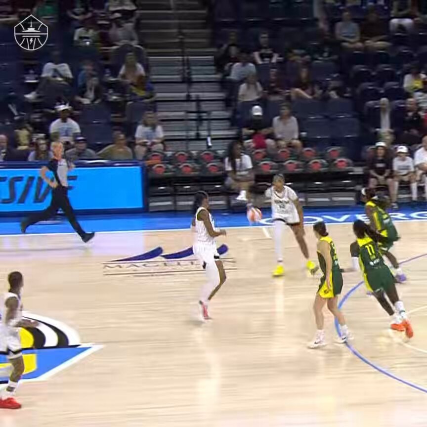 Flau'jae Johnson steal and layup