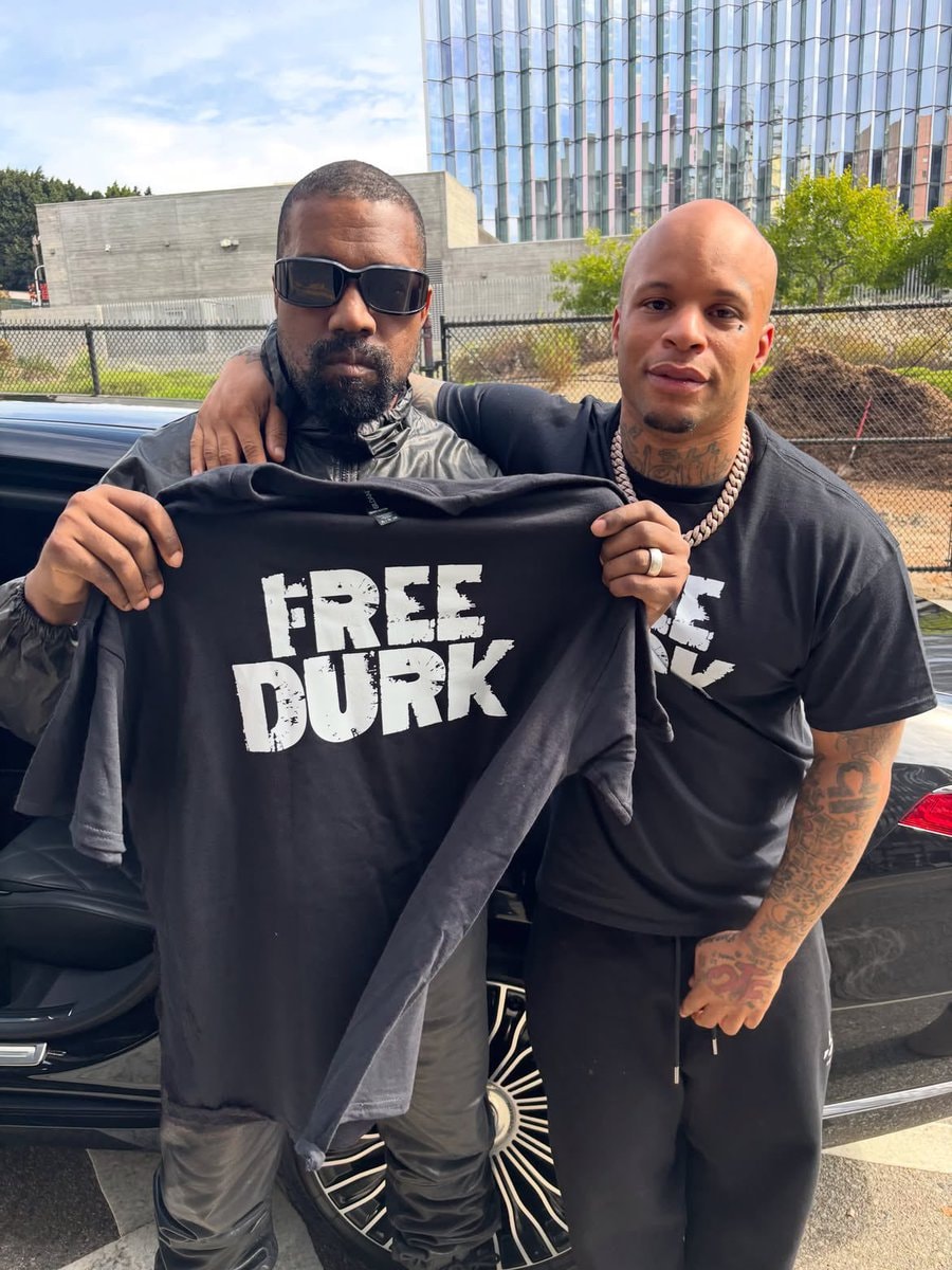 Drake Ye 21 Savage help Lil Durk legal fees (photo 2 of 2)
