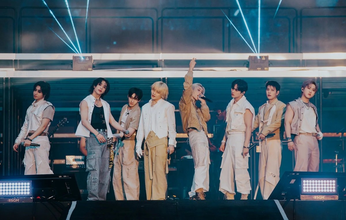 ATEEZ BLACKPINK Stray Kids BST Hyde Park (photo 3 of 3)