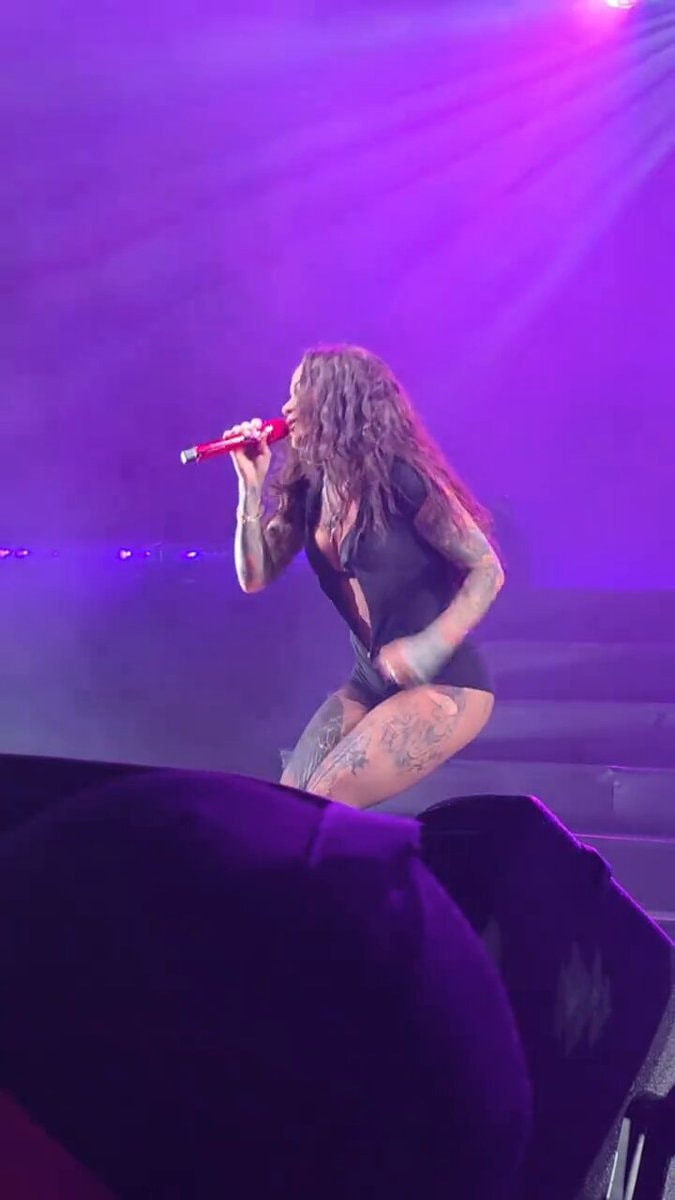 Kehlani live performance