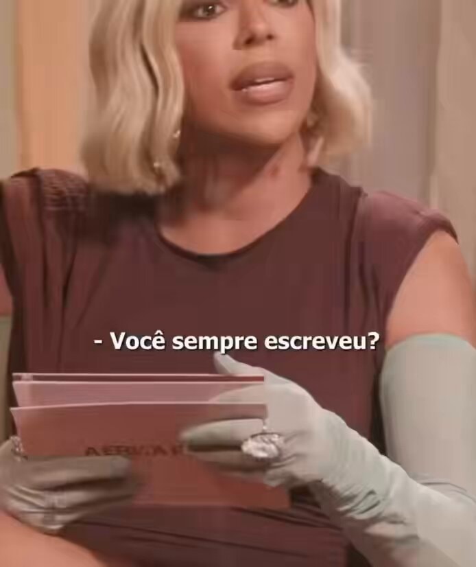 Ebony explains yaoi to Erika Hilton