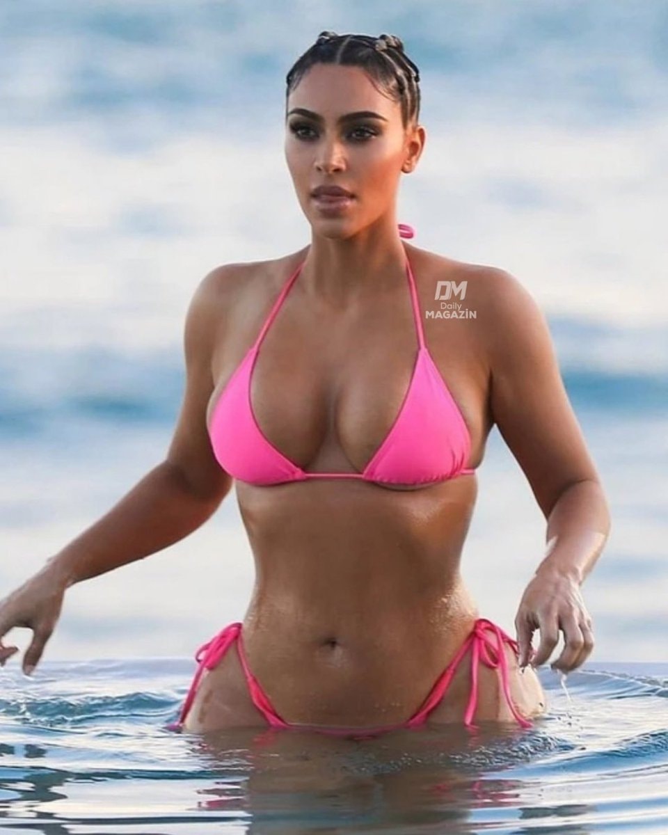Kim Kardashian age 14 photos (photo 2 of 2)