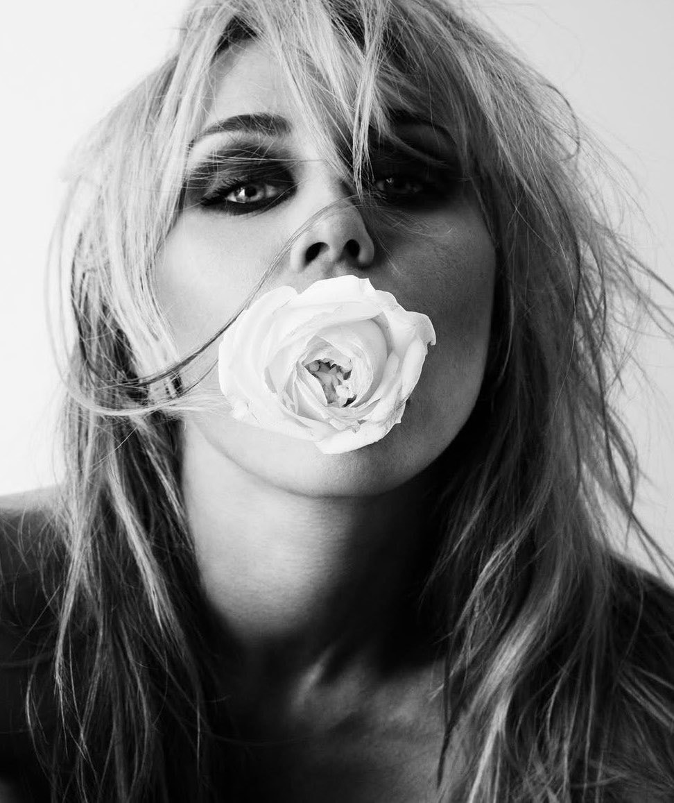 Miley Cyrus BASS PERSUADES