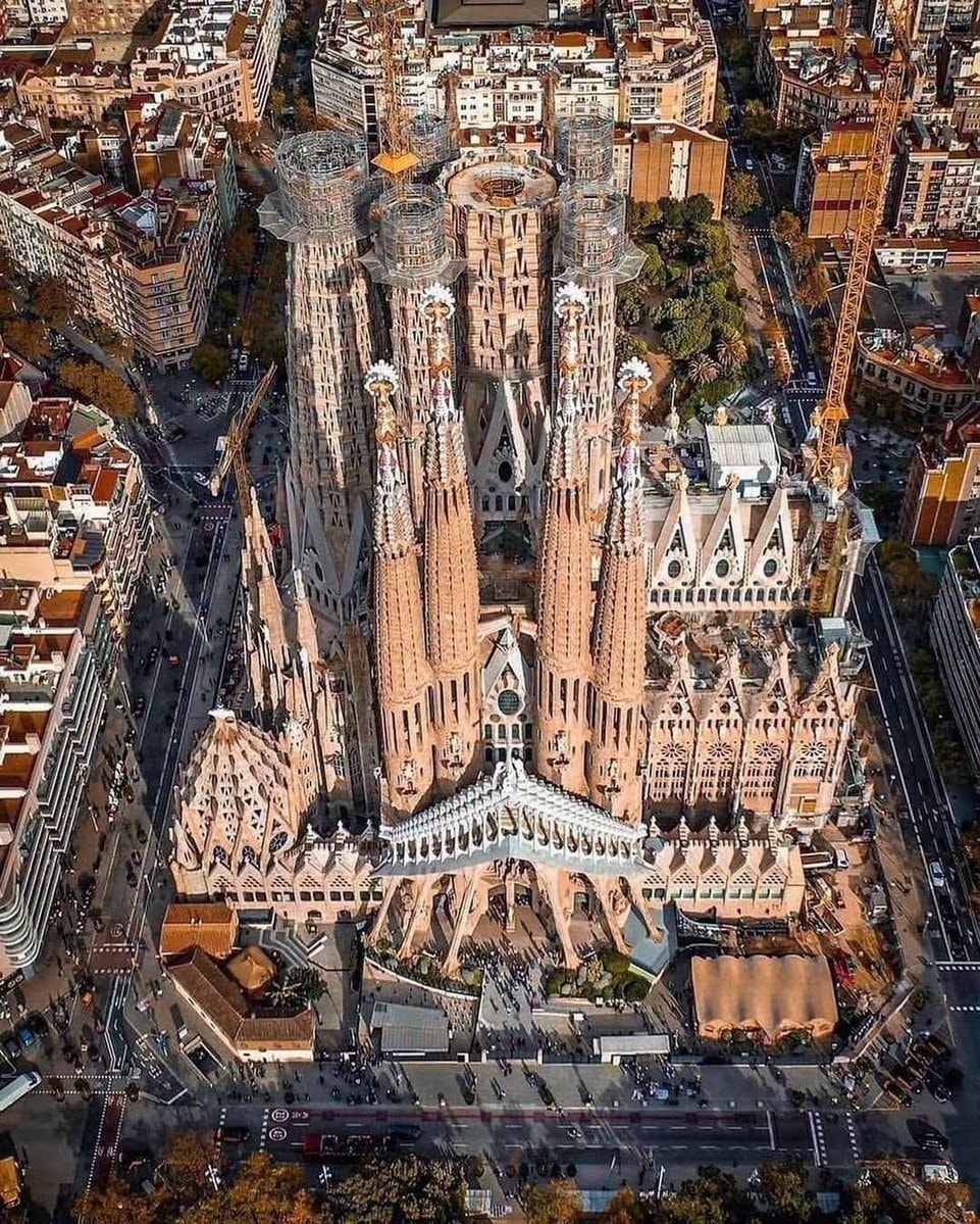 La Sagrada Familia Barcelona La Sagrada Familia Barcelona