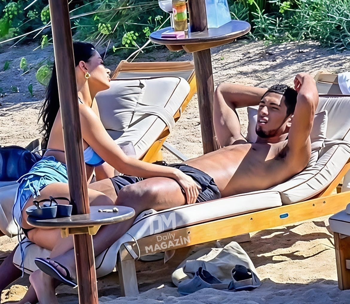 Jude Bellingham Ashlyn Castro Sardinia beach (photo 1 of 2)