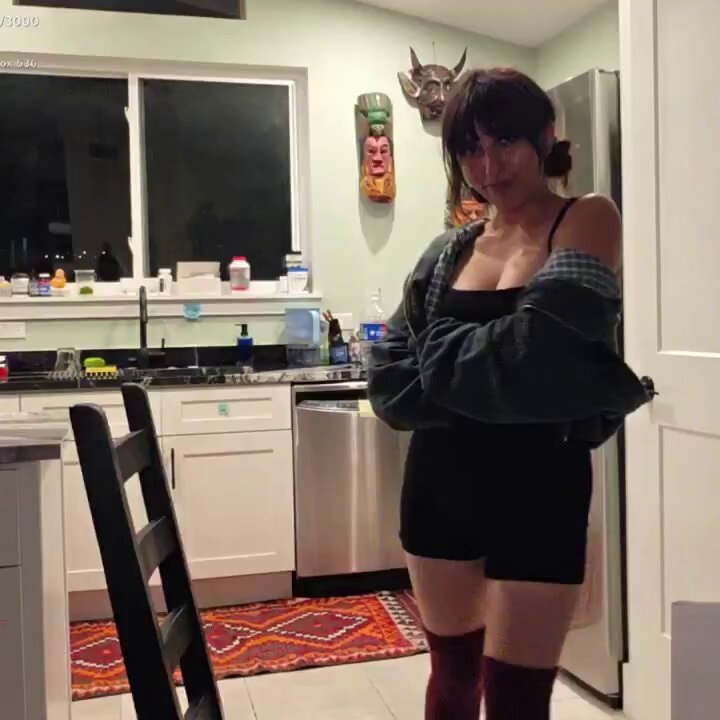 Twitch streamer Suki goonbaiting