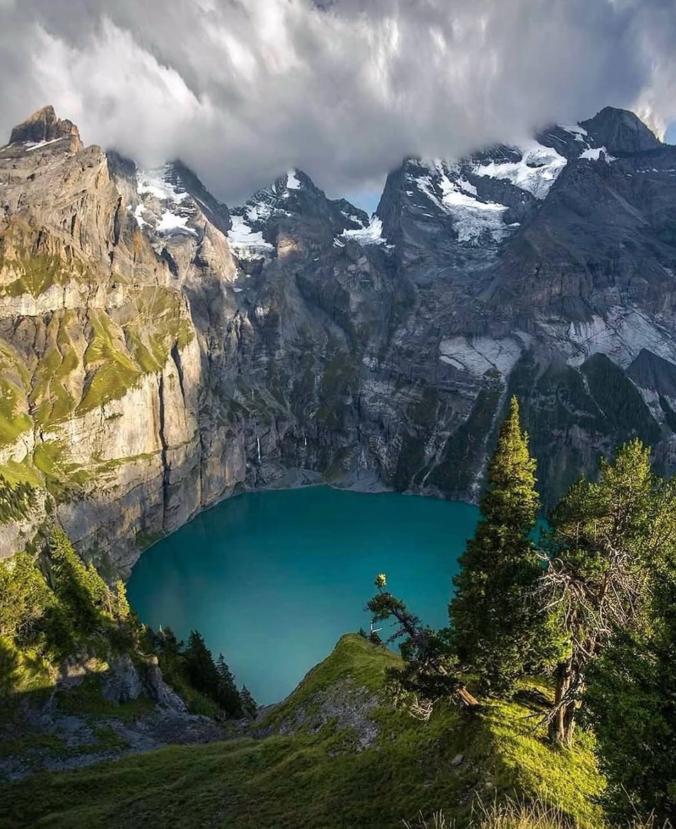 Alpine Lake Switzerland 🇨🇭 (photo 2 of 4)