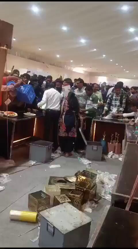 India PM investors forum chaos