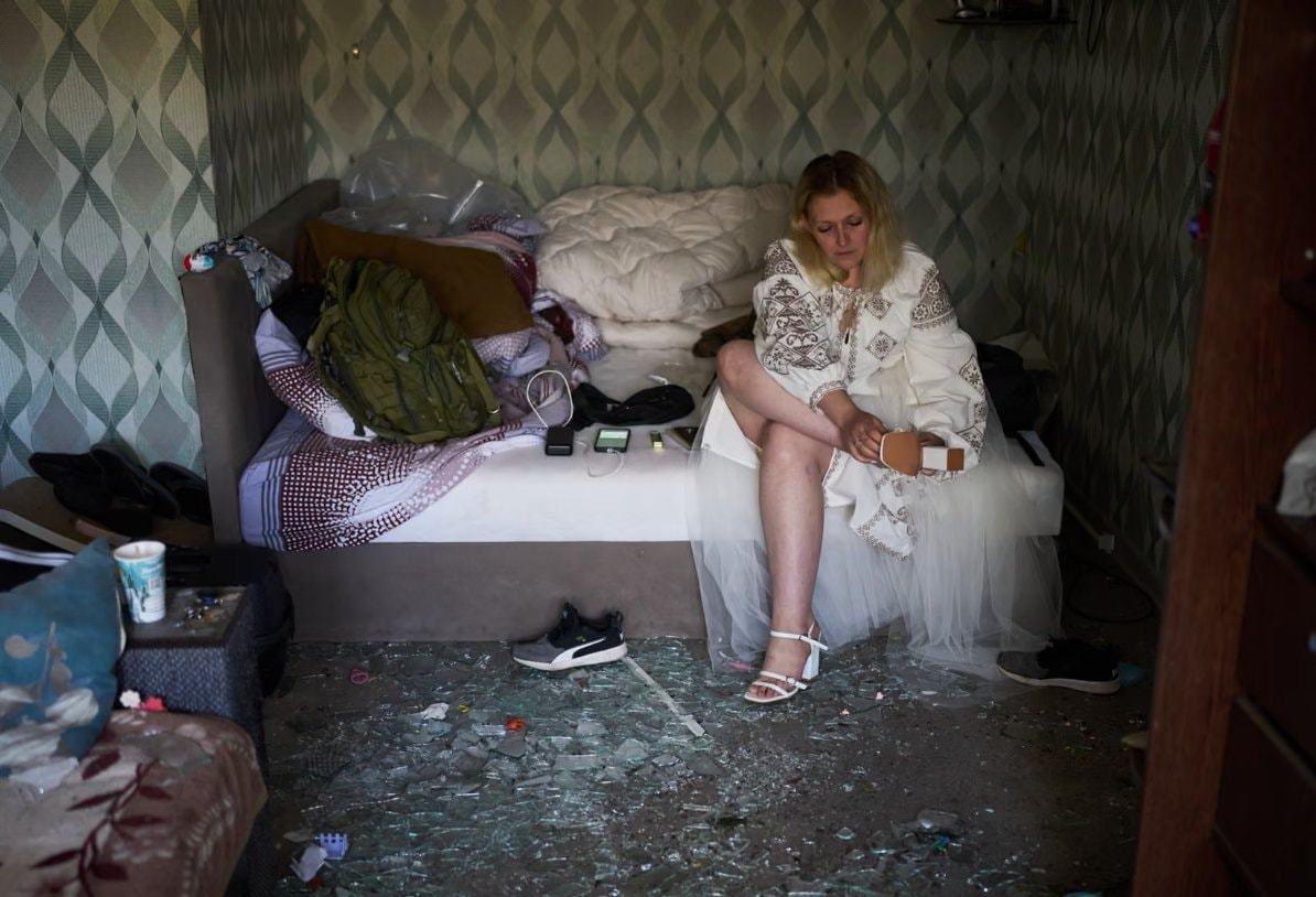 Liudmyla Ryzhak wedding in damaged Kyiv apartment