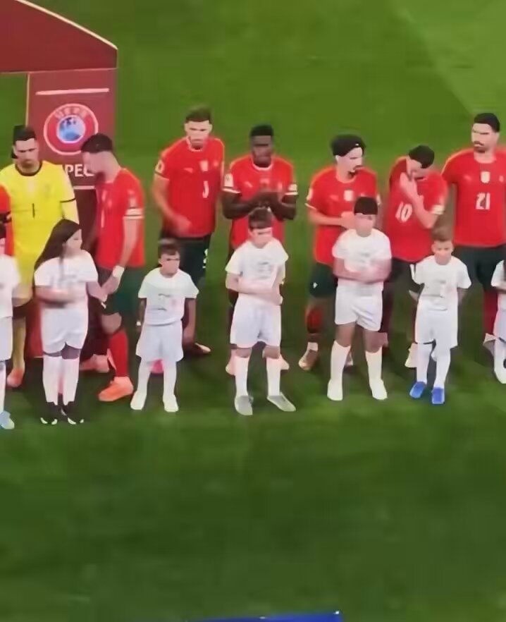 Cristiano Ronaldo fan moment