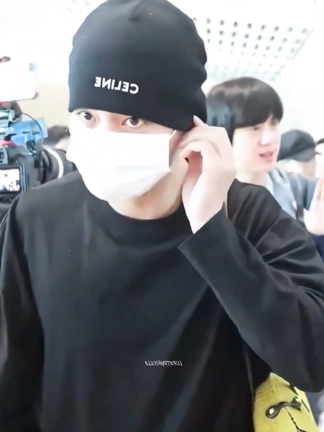 Taehyung safe flight wishes