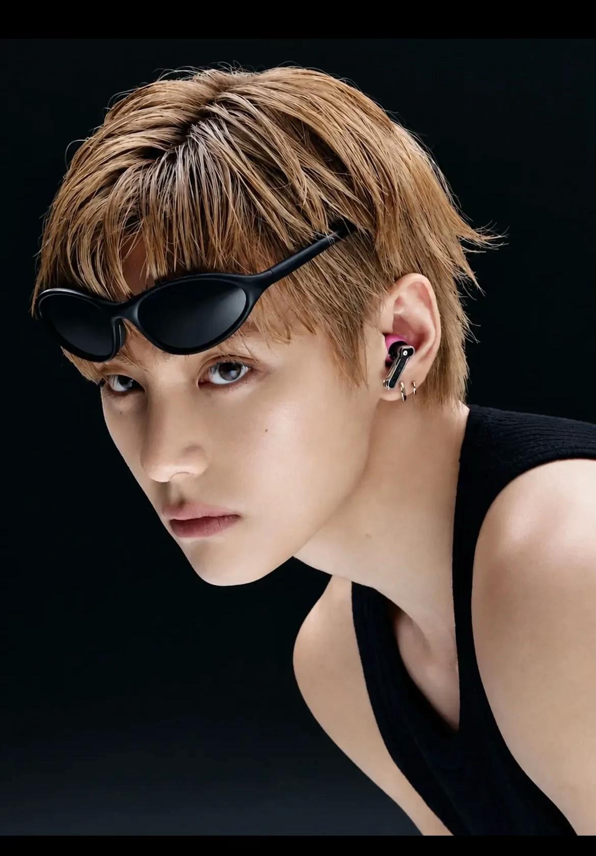 Taehyung V BTS NOTHING collage (photo 3 of 4)