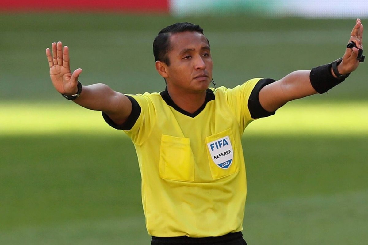 Ivan Barton referee France Spain semifinal